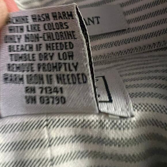 L.L. Bean Mens Button-Down Shirt Gray White Wrinkle Resistant Stripe Size 17-36 - Picture 5 of 6